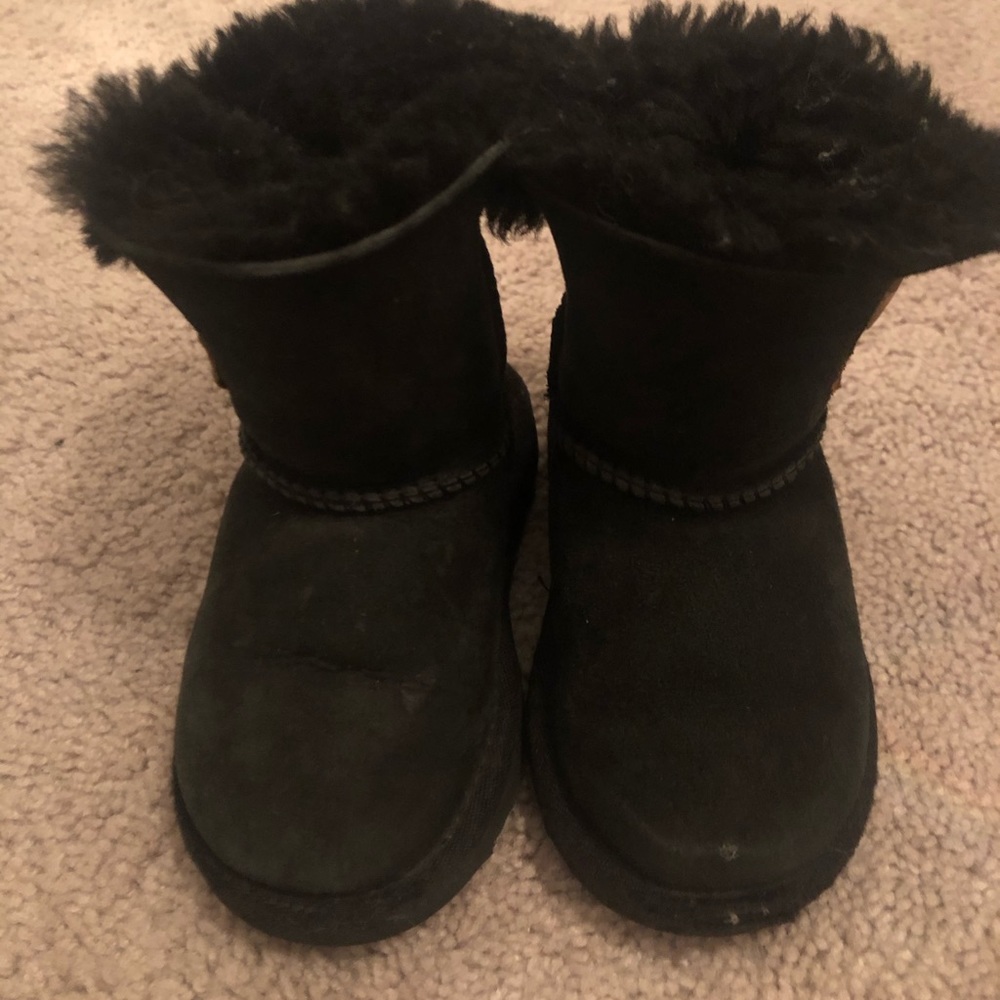 Girls black Ugg’s boots size 8 GUC